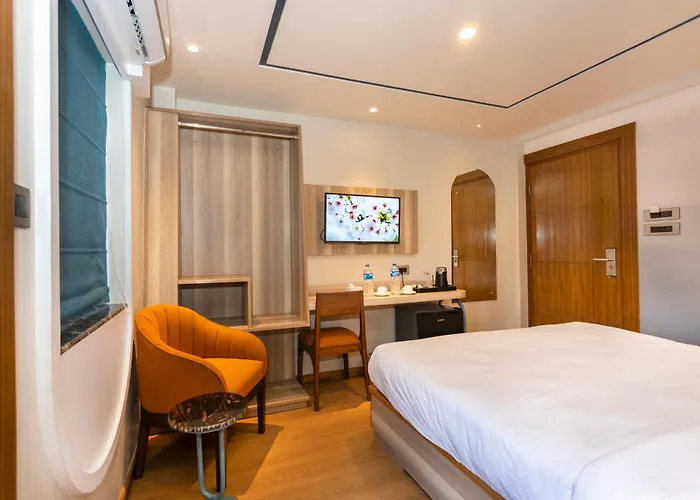 Hotel Ananta