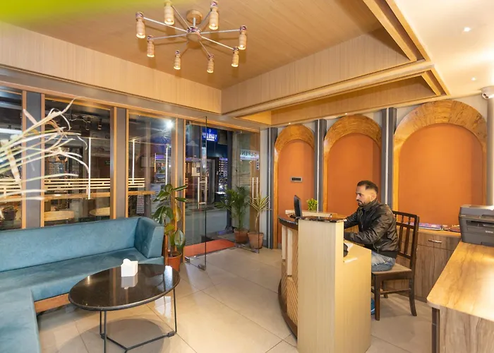 Hotel Ananta
